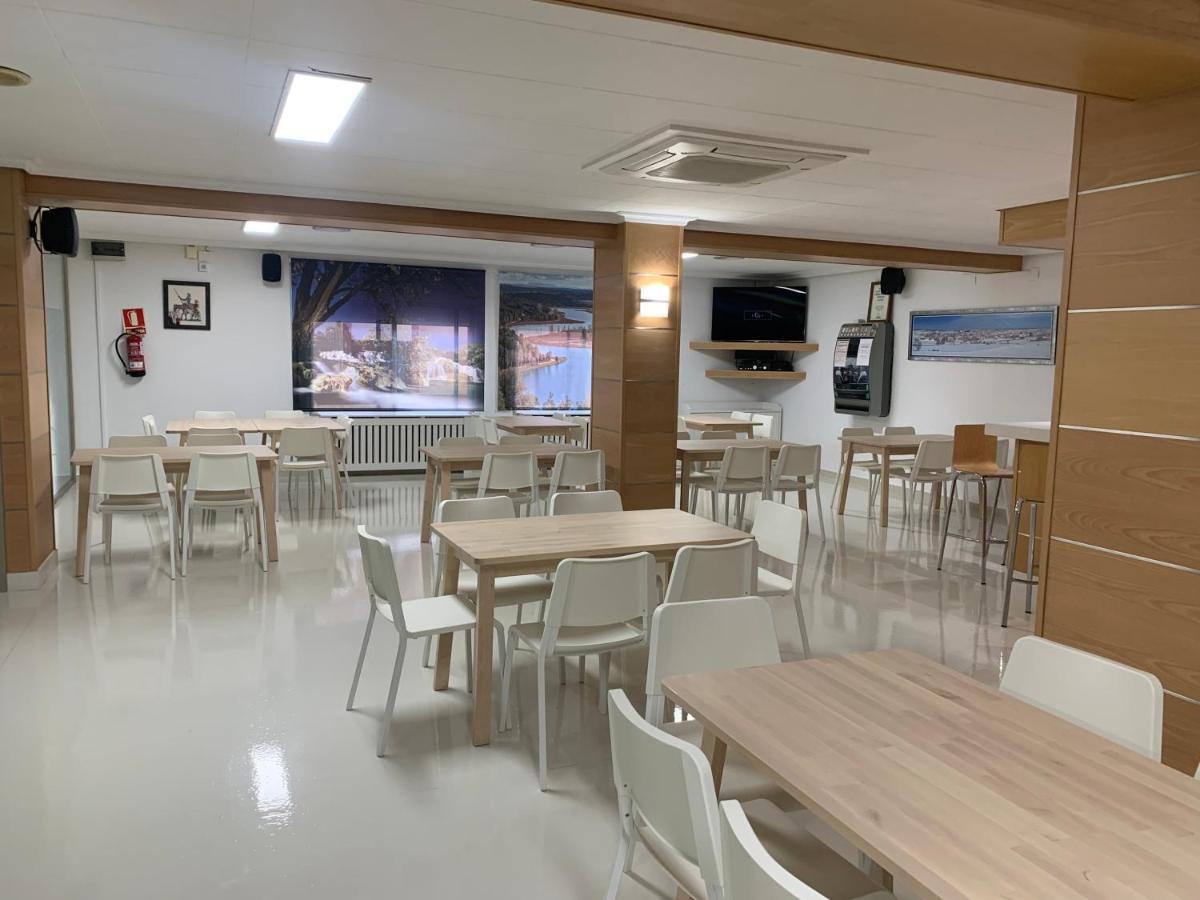Hostal La Paz Осса-де-Монтьель Экстерьер фото