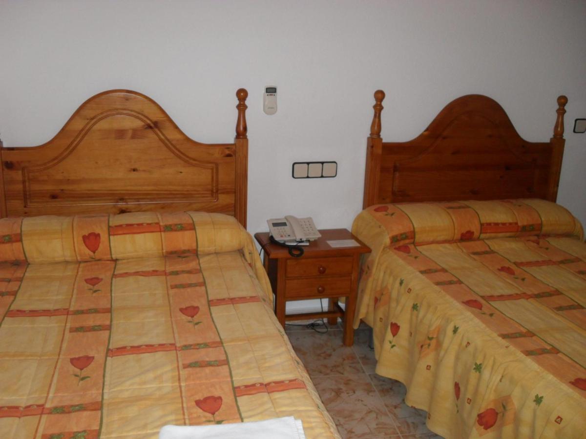 Hostal La Paz Осса-де-Монтьель Номер фото