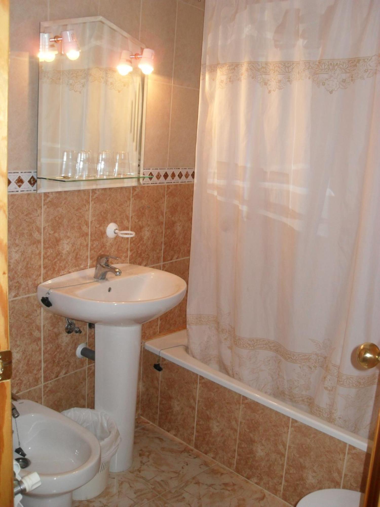 Hostal La Paz Осса-де-Монтьель Номер фото